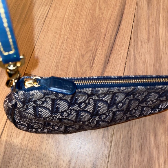 Authentic navy diorissimo saddle bag - Picture 3 of 3